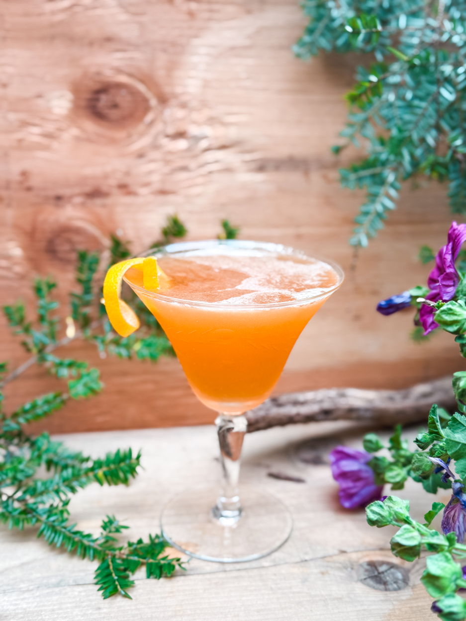 Earl Grey Bee's Knees Cocktail Recipe