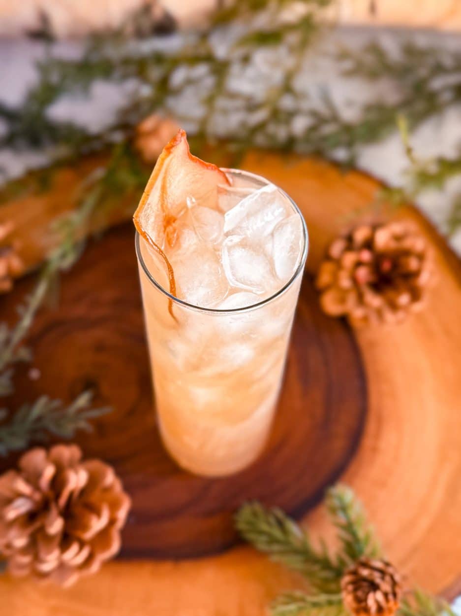 Snowy Orchard Spritz cocktail recipe