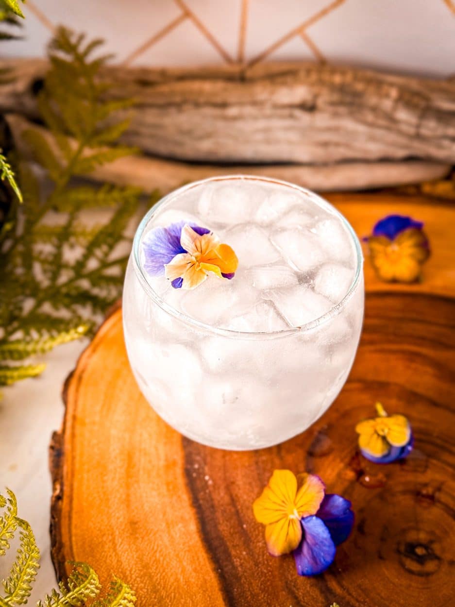 Violet Pear Fizz cocktail recipe