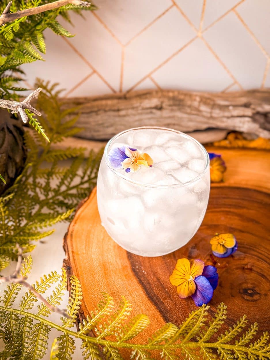 Violet Pear Fizz cocktail recipe