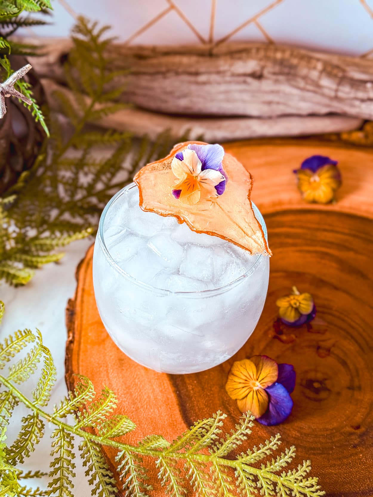 Violet Pear Fizz cocktail recipe