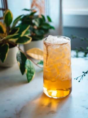 Whiskey and Apple juice cocktail recipe