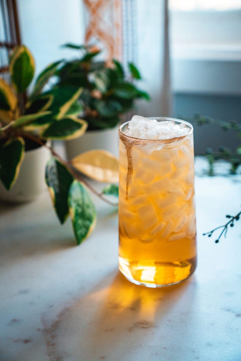 Whiskey and Apple juice cocktail recipe